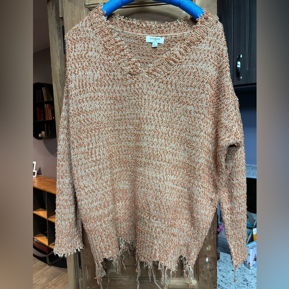 Umgee Small loose fit sweater mustard v neck distressed hem oversized